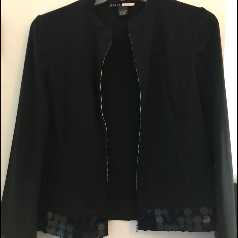 Stunning jacket with black sequin design
